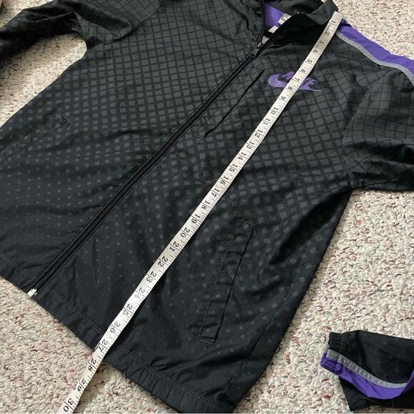 Nike Sportwear Windbreaker Jacket Coat Black Purple Size Medium - Picture 3 of 8